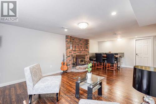 173 Oriole Drive, East Gwillimbury, ON - Indoor Photo Showing Living Room With Fireplace