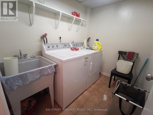 976 Raintree Lane, Mississauga, ON - Indoor Photo Showing Laundry Room