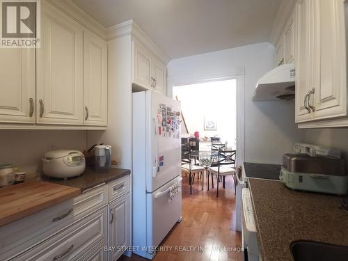 976 Raintree Lane, Mississauga, ON - Indoor Photo Showing Kitchen