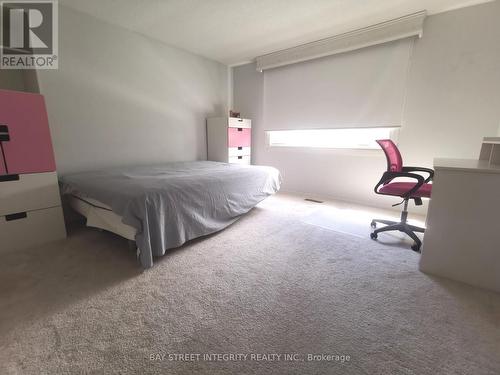 976 Raintree Lane, Mississauga, ON - Indoor Photo Showing Bedroom