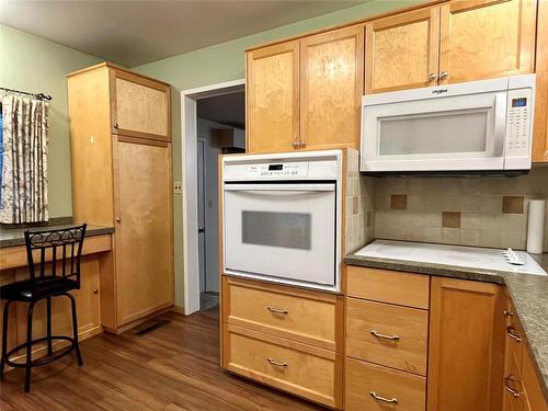 222 Buckingham Street, Boissevain, MB - Indoor Photo Showing Kitchen