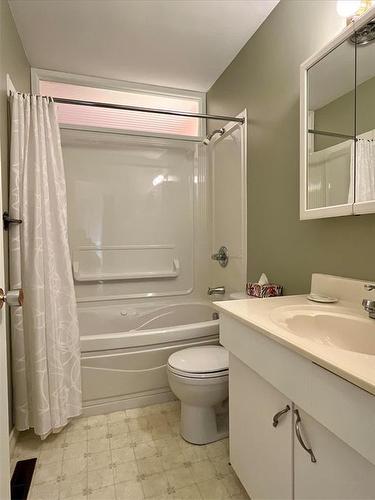 222 Buckingham Street, Boissevain, MB - Indoor Photo Showing Bathroom