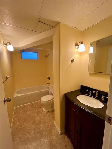 222 Buckingham Street, Boissevain, MB - Indoor Photo Showing Bathroom