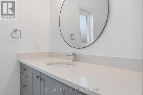 203 Elmwood Avenue, Fort Erie (Crystal Beach), ON - Indoor Photo Showing Bathroom