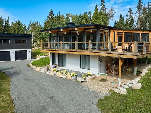 Vue d'ensemble - 95 Ch. Joseph-Hubert, Saint-Donat, QC - Outdoor With Deck Patio Veranda