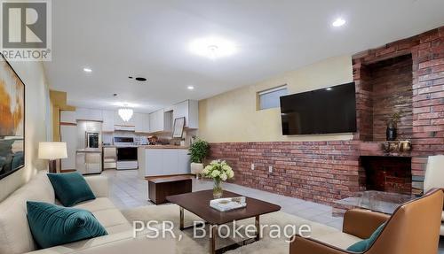 114 Risebrough Circuit, Markham (Milliken Mills West), ON - Indoor Photo Showing Living Room