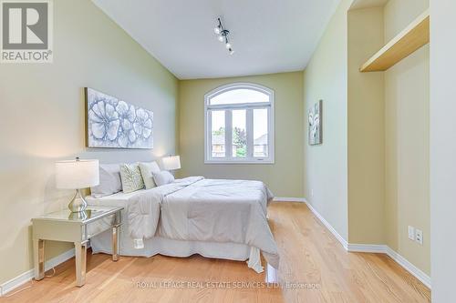 2026 Laurelcrest Place, Oakville (West Oak Trails), ON - Indoor Photo Showing Bedroom