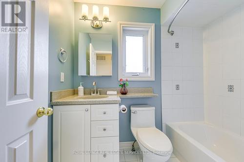 2026 Laurelcrest Place, Oakville (West Oak Trails), ON - Indoor Photo Showing Bathroom