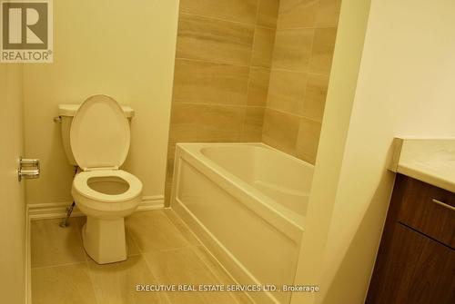 75 Phoenix Boulevard, Barrie, ON - Indoor Photo Showing Bathroom