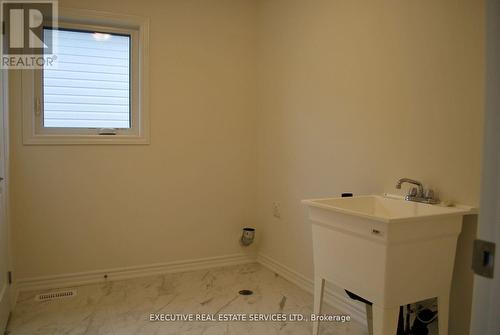 75 Phoenix Boulevard, Barrie, ON - Indoor Photo Showing Other Room