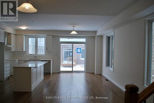 75 Phoenix Boulevard, Barrie, ON - Indoor Photo Showing Kitchen