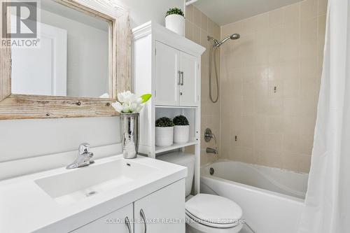 1208 - 2240 Lakeshore Boulevard W, Toronto (Mimico), ON - Indoor Photo Showing Bathroom