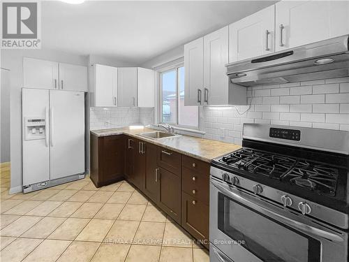 907 Fennell Avenue, Hamilton (Raleigh), ON - Indoor Photo Showing Kitchen