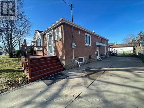 907 Fennell Avenue, Hamilton, ON - Outdoor