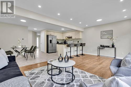 140 Windflower Drive, Kitchener, ON - Indoor Photo Showing Living Room