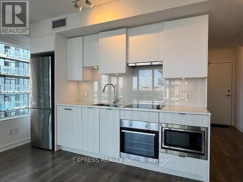 3003 - 195 Redpath Avenue, Toronto (Mount Pleasant West), ON - Indoor Photo Showing Kitchen With Upgraded Kitchen