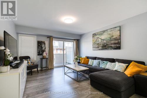 5 - 619 Dundas Street W, Mississauga (Cooksville), ON - Indoor Photo Showing Living Room