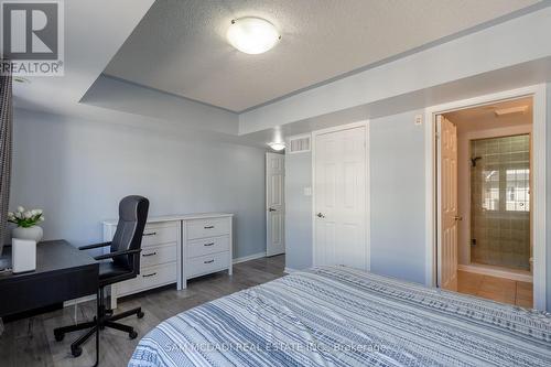 5 - 619 Dundas Street W, Mississauga, ON - Indoor Photo Showing Bedroom