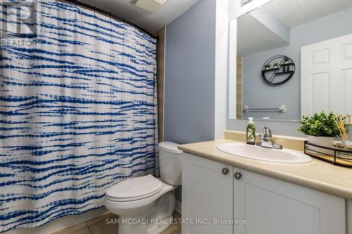 5 - 619 Dundas Street W, Mississauga, ON - Indoor Photo Showing Bathroom