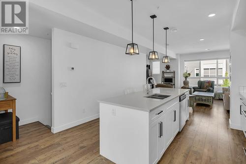 12075 Oceola Road Unit# 45, Lake Country, BC - Indoor Photo Showing Kitchen With Double Sink