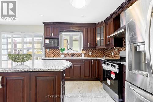 161 Sophia Road, Markham (Middlefield), ON - Indoor Photo Showing Kitchen With Upgraded Kitchen