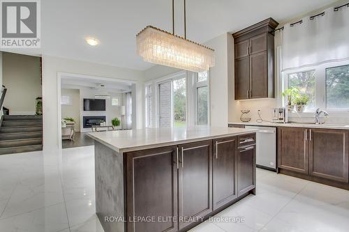 106 Silk Twist Drive, East Gwillimbury, ON - Indoor Photo Showing Kitchen