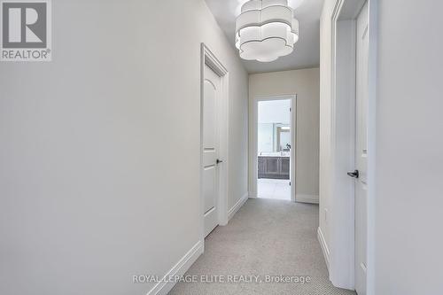 106 Silk Twist Drive, East Gwillimbury, ON - Indoor Photo Showing Other Room