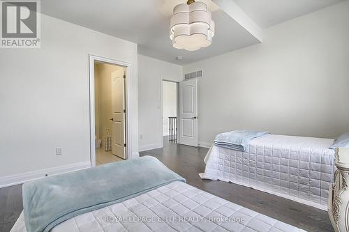 106 Silk Twist Drive, East Gwillimbury, ON - Indoor Photo Showing Bedroom