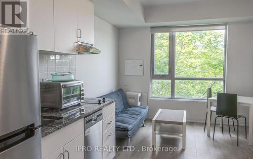 405 - 1800 Simcoe Street N, Oshawa, ON - Indoor Photo Showing Kitchen