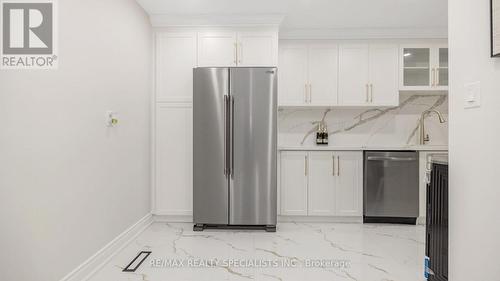 65 - 1 Gloucester Place, Brampton (Northgate), ON - Indoor Photo Showing Kitchen