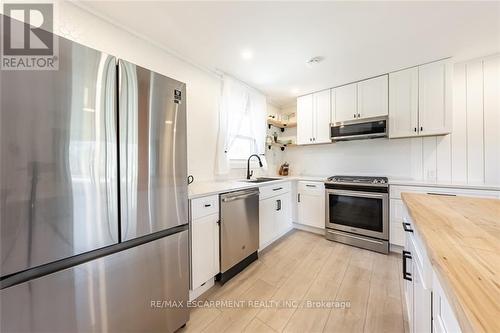 646 Wyldewood Road, Port Colborne, ON - Indoor Photo Showing Kitchen