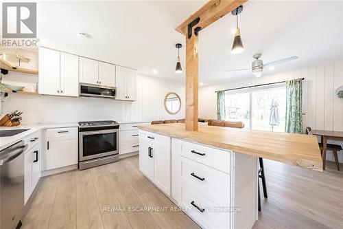 646 Wyldewood Road, Port Colborne, ON - Indoor Photo Showing Kitchen With Upgraded Kitchen