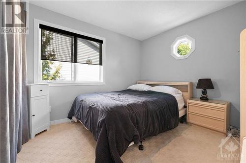 35 Stitt Street, Ottawa, ON - Indoor Photo Showing Bedroom