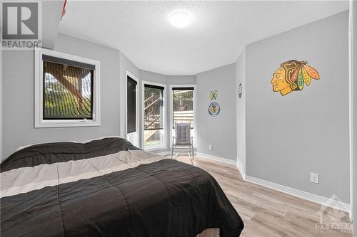 35 Stitt Street, Ottawa, ON - Indoor Photo Showing Bedroom