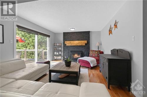 35 Stitt Street, Ottawa, ON - Indoor Photo Showing Living Room With Fireplace