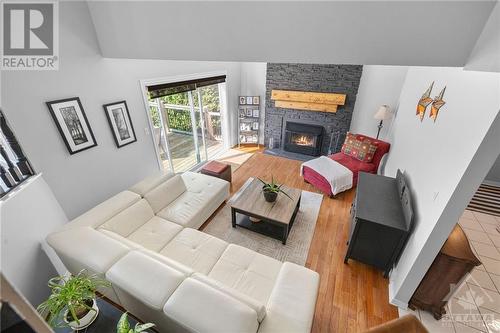 35 Stitt Street, Ottawa, ON - Indoor Photo Showing Living Room With Fireplace