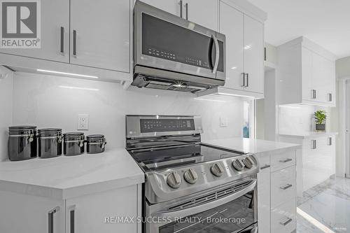 63 Blue Spruce Street N, Brampton, ON - Indoor Photo Showing Kitchen