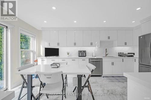 63 Blue Spruce Street N, Brampton (Sandringham-Wellington), ON - Indoor Photo Showing Kitchen With Upgraded Kitchen