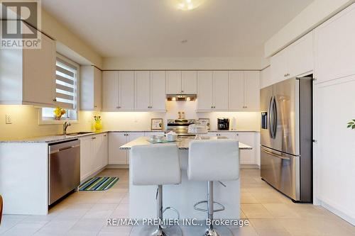 163 Spitfire Drive, Hamilton (Mount Hope), ON - Indoor Photo Showing Kitchen With Upgraded Kitchen