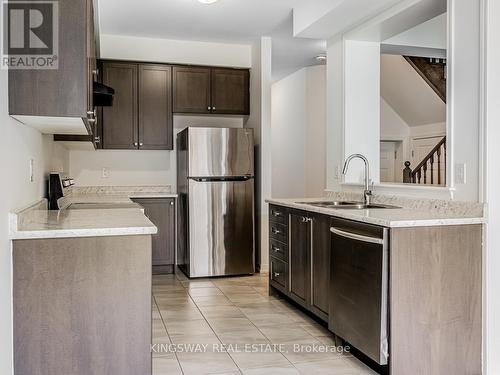 52 Munro Circle, Brantford, ON - Indoor Photo Showing Kitchen