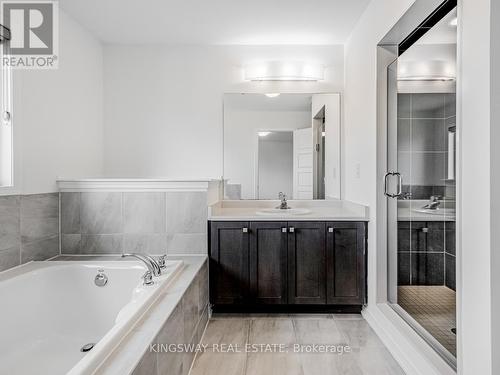 52 Munro Circle, Brantford, ON - Indoor Photo Showing Bathroom