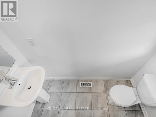 52 Munro Circle, Brantford, ON - Indoor Photo Showing Bathroom