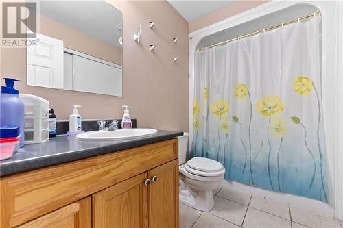 165 Esther Street, Pembroke, ON - Indoor Photo Showing Bathroom