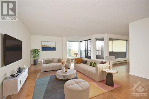 100 Rideau Terrace Unit#7, Ottawa, ON - Indoor Photo Showing Living Room