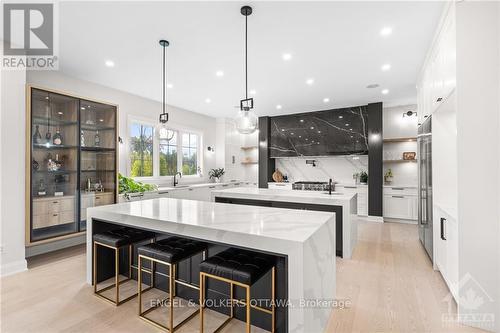 5817 Red Castle Ridge, Ottawa, ON - Indoor Photo Showing Kitchen With Upgraded Kitchen