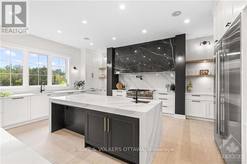 5817 Red Castle Ridge, Ottawa, ON - Indoor Photo Showing Kitchen With Upgraded Kitchen