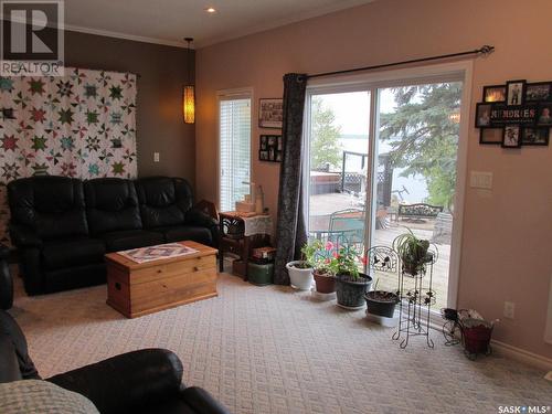 1118 Birch Avenue, Tobin Lake, SK - Indoor Photo Showing Living Room