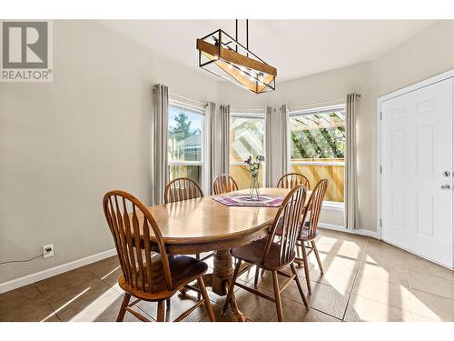 341 Hudson Street Nw, Salmon Arm, BC - Indoor Photo Showing Dining Room