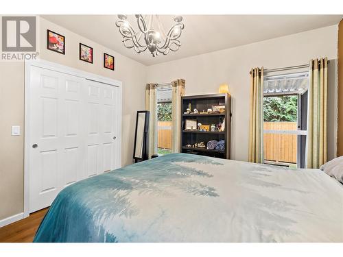 341 Hudson Street Nw, Salmon Arm, BC - Indoor Photo Showing Bedroom