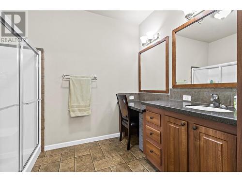 341 Hudson Street Nw, Salmon Arm, BC - Indoor Photo Showing Bathroom